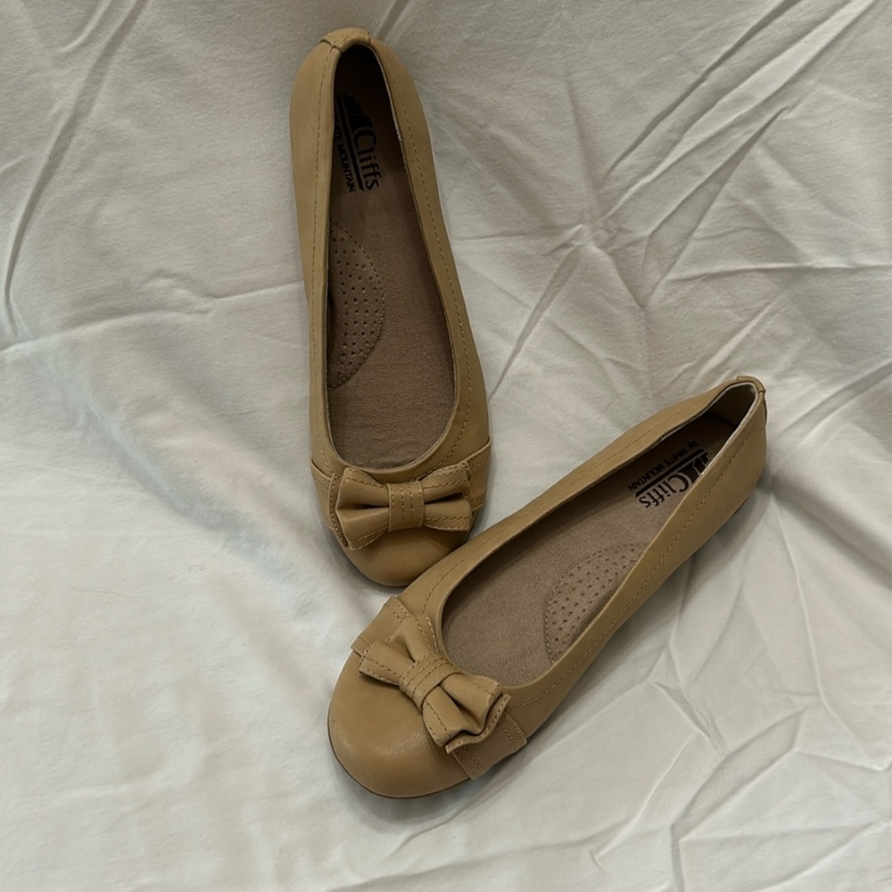 Cliffs by White Mountain - woman’s size 8 1/2 shoe